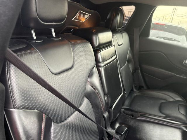 2016 Jeep Cherokee Image 28