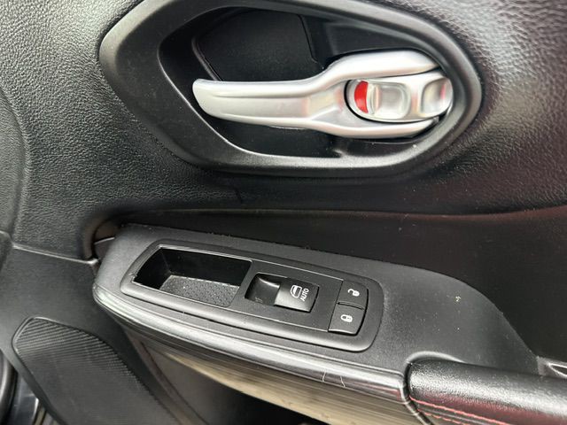 2016 Jeep Cherokee Image 33