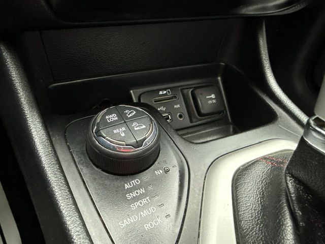 2016 Jeep Cherokee Image 39