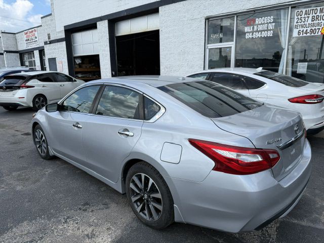 2017 Nissan Altima Image 5