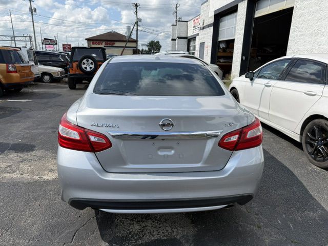 2017 Nissan Altima Image 7