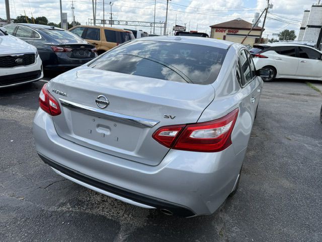 2017 Nissan Altima Image 8
