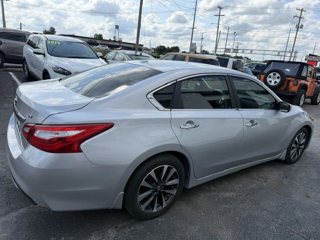 2017 Nissan Altima Image 10