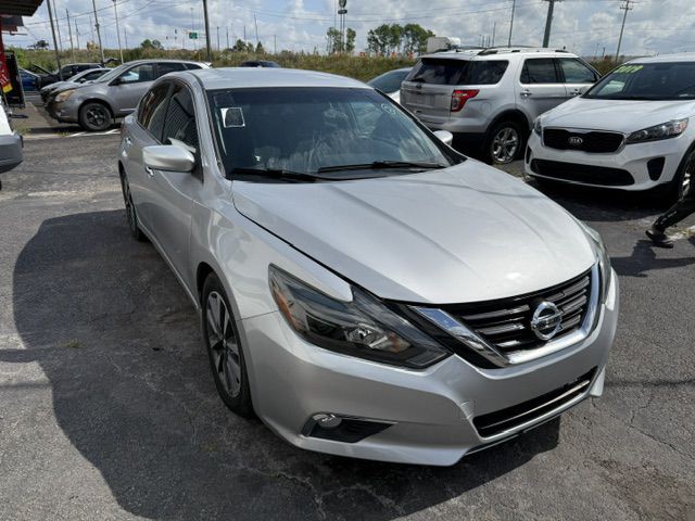 2017 Nissan Altima Image 12