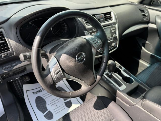 2017 Nissan Altima Image 13