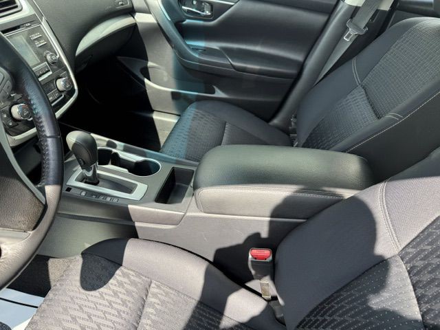 2017 Nissan Altima Image 16