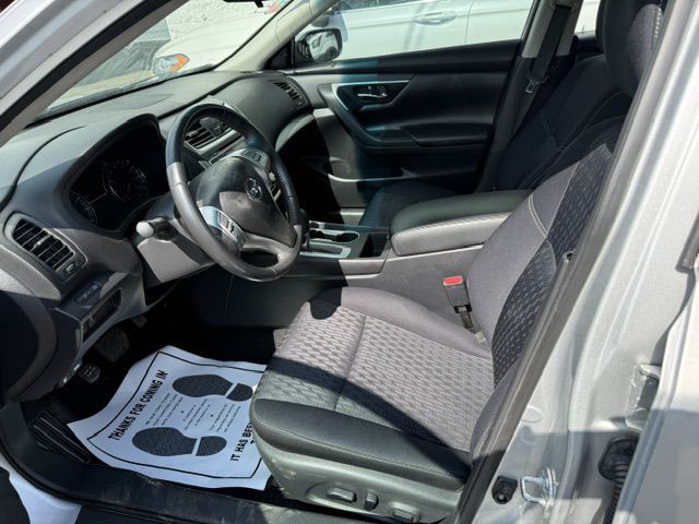 2017 Nissan Altima Image 17