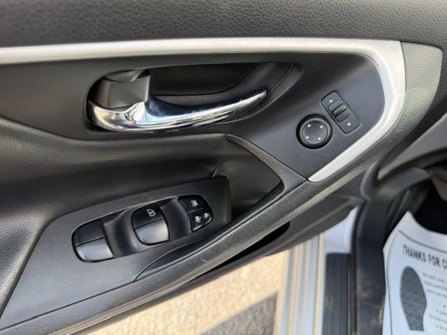 2017 Nissan Altima Image 19