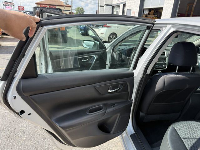2017 Nissan Altima Image 25