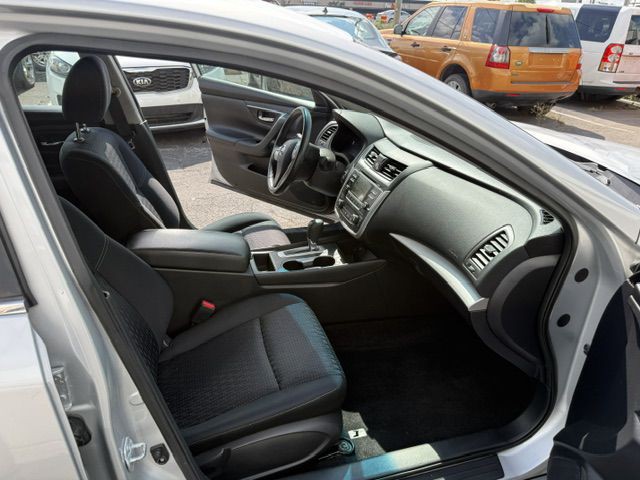 2017 Nissan Altima Image 26