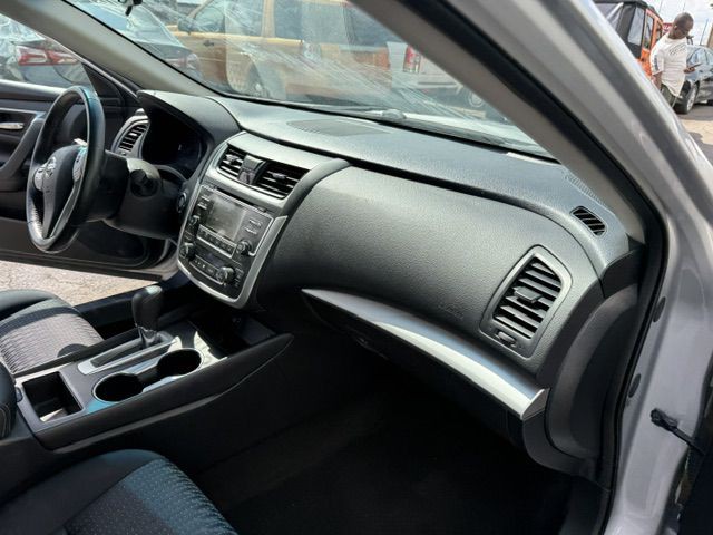 2017 Nissan Altima Image 27