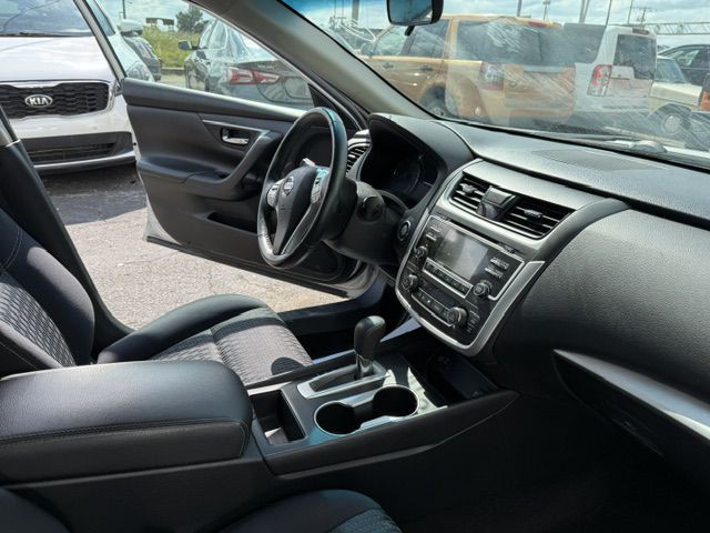 2017 Nissan Altima Image 28