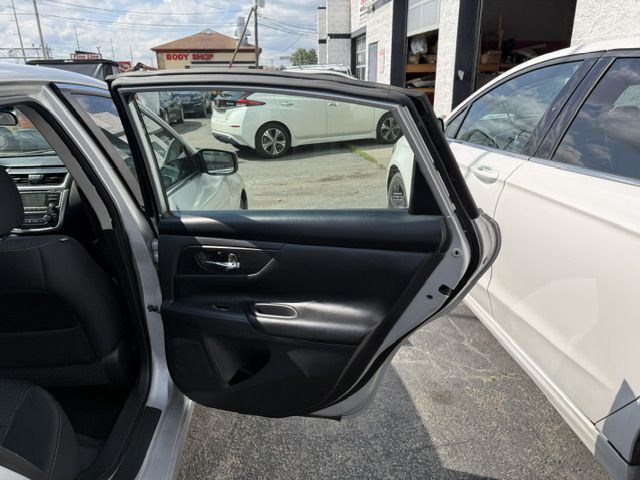 2017 Nissan Altima Image 31