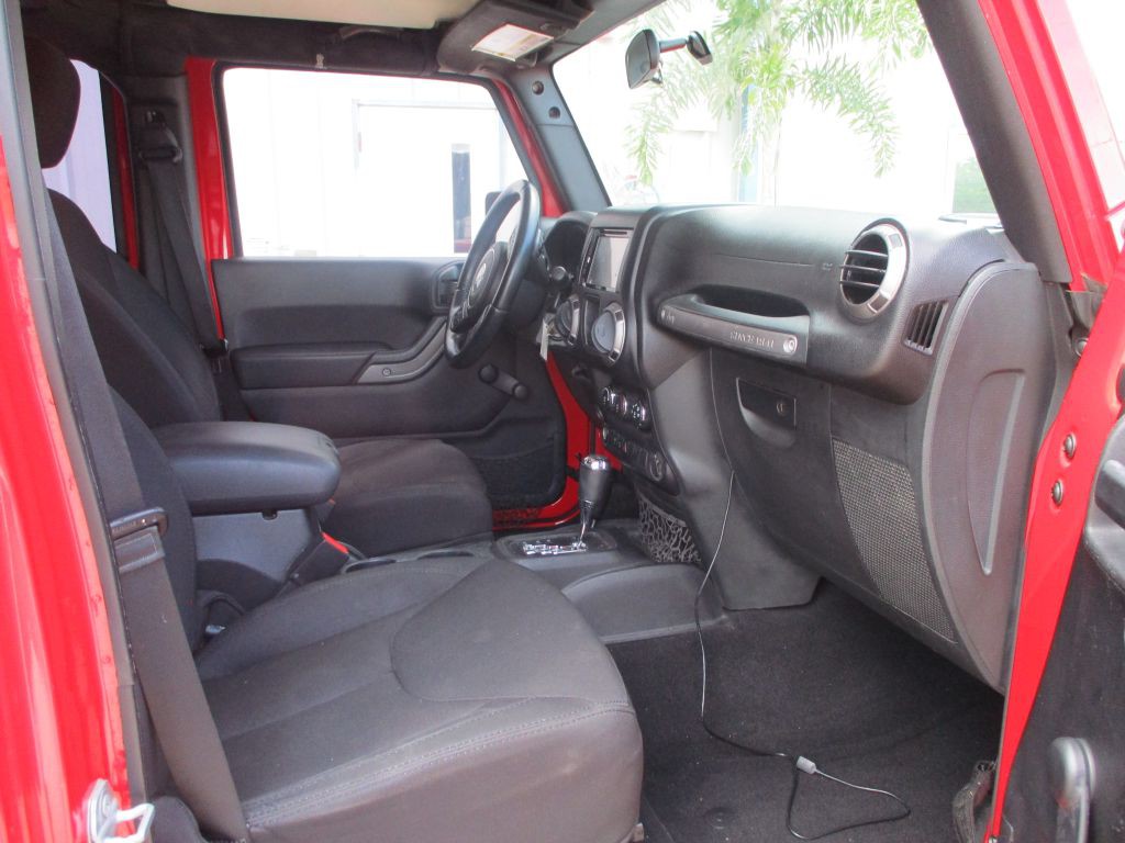 2015 Jeep Wrangler Unlimited Image 12