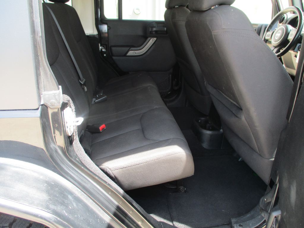 2015 Jeep Wrangler Unlimited Image 9