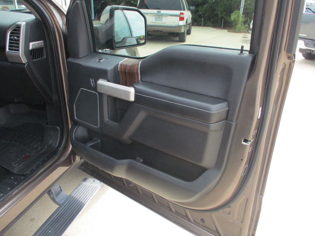 2015 Ford F-150 Image 17
