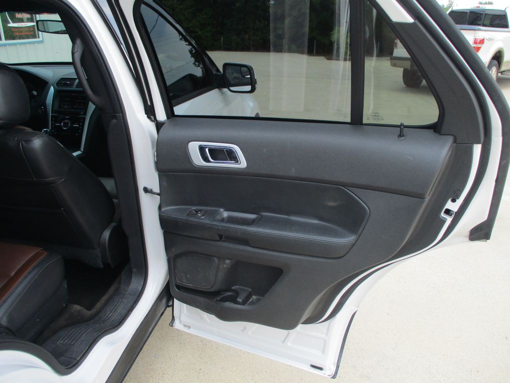 2015 Ford Explorer Image 16