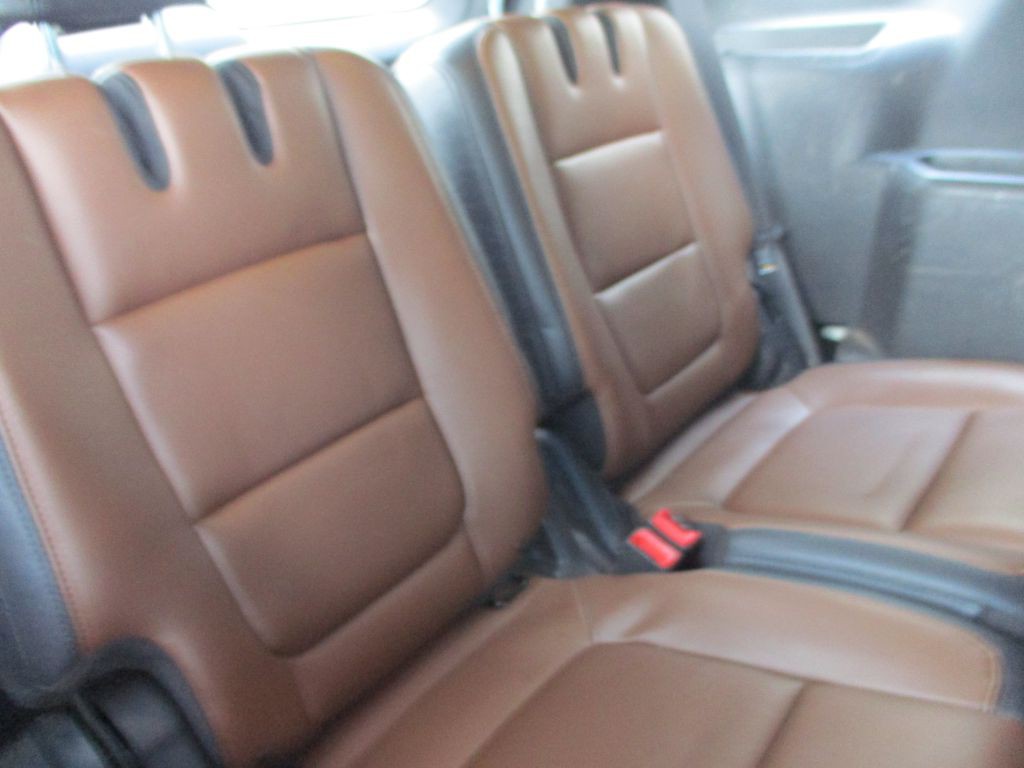 2015 Ford Explorer Image 18