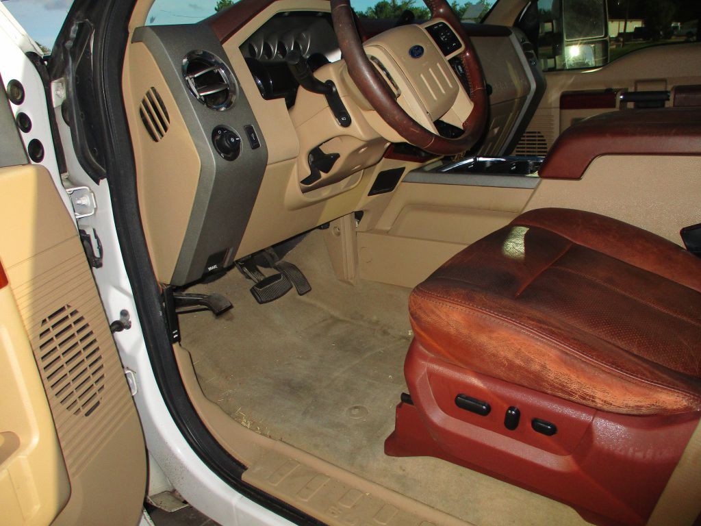 2011 Ford F-350 Image 7