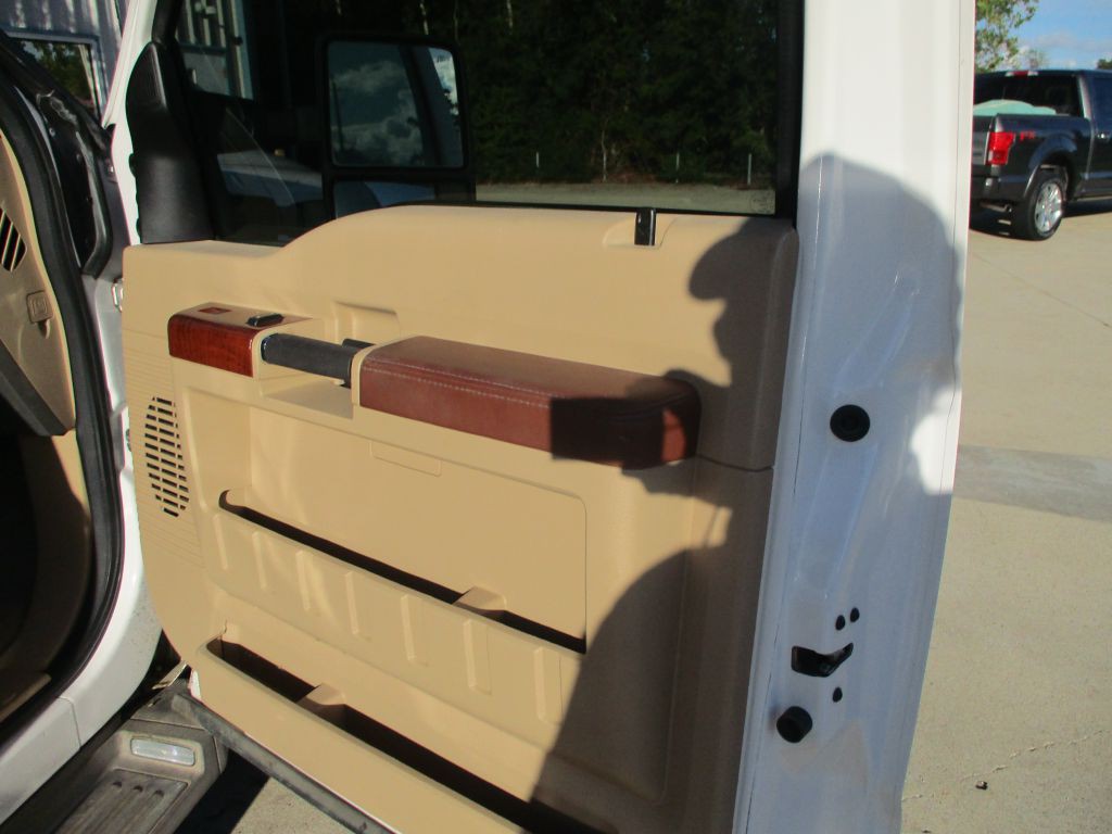 2011 Ford F-350 Image 19