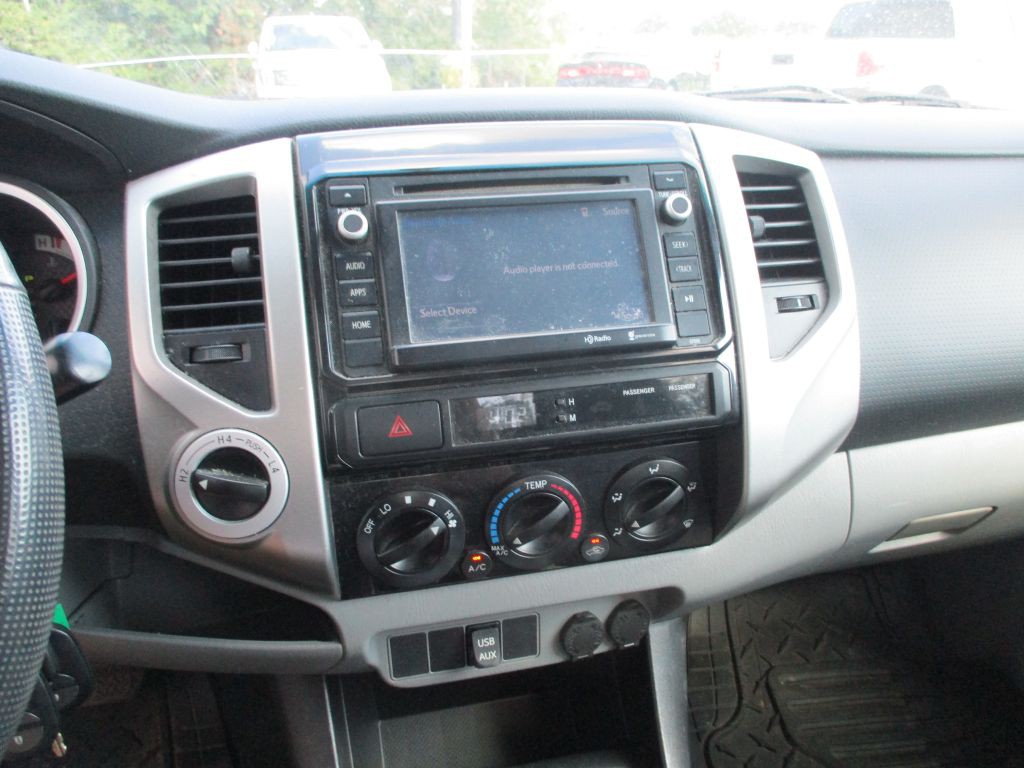 2014 Toyota Tacoma Image 15