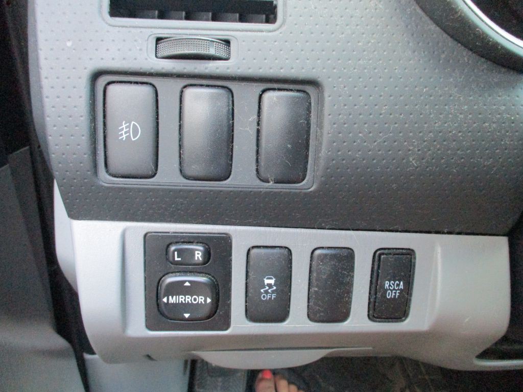 2014 Toyota Tacoma Image 18