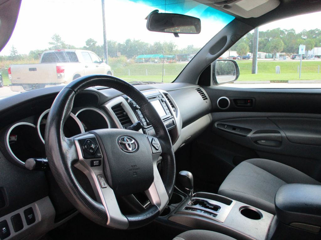 2014 Toyota Tacoma Image 19