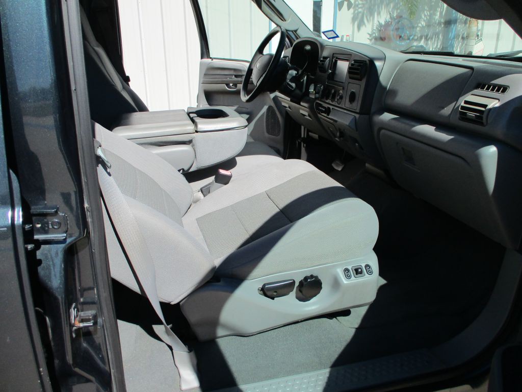 2005 Ford F-250 Image 12