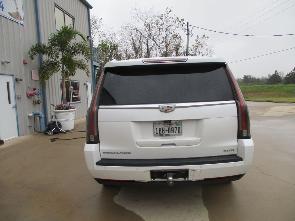 2017 Cadillac Escalade Image 4