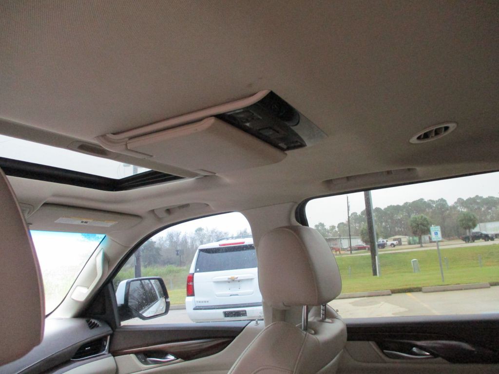 2017 Cadillac Escalade Image 9