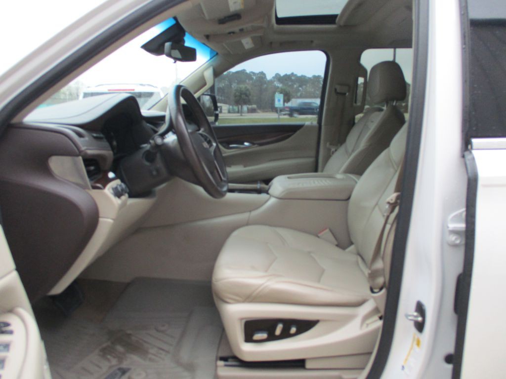 2017 Cadillac Escalade Image 12