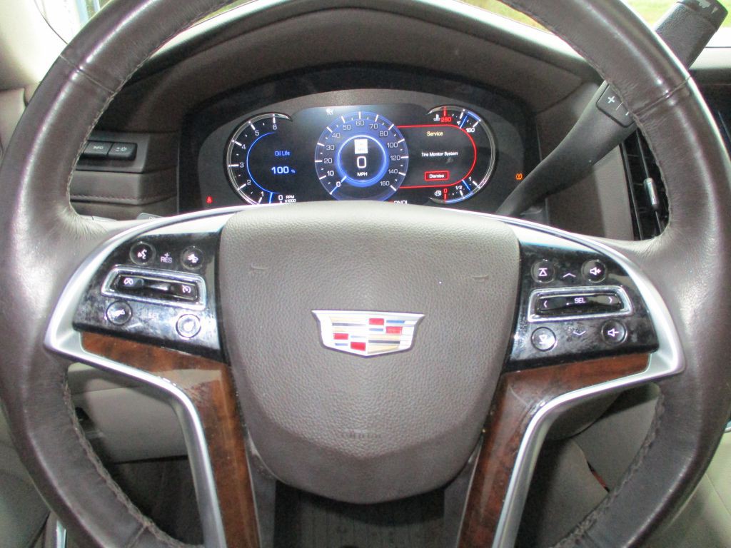 2017 Cadillac Escalade Image 17