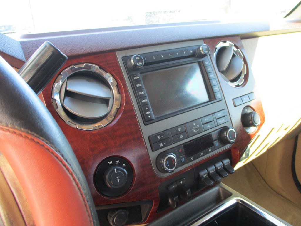 2011 Ford F-250 Image 9