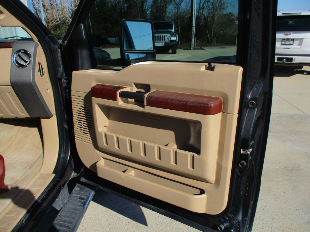 2011 Ford F-250 Image 17
