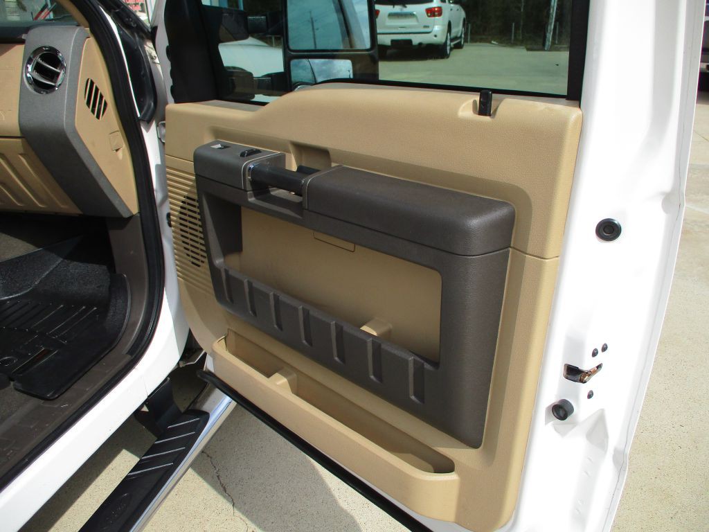 2011 Ford F-250 Image 18