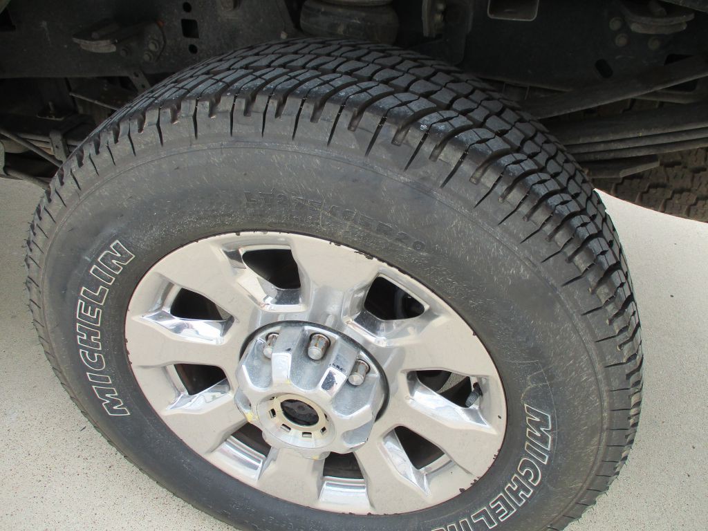 2017 Ford F-350 Image 8