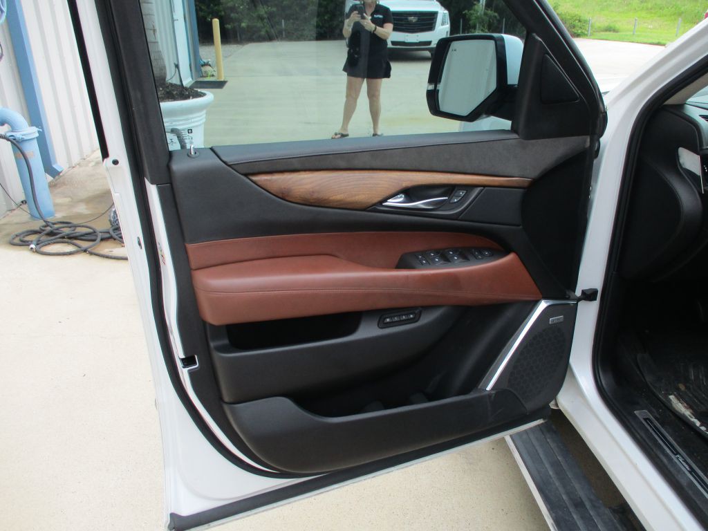 2016 Cadillac Escalade Image 6