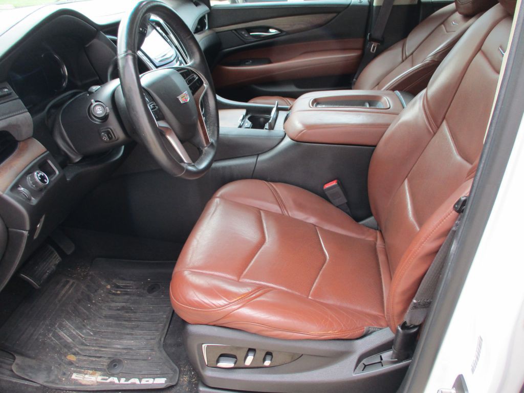 2016 Cadillac Escalade Image 7