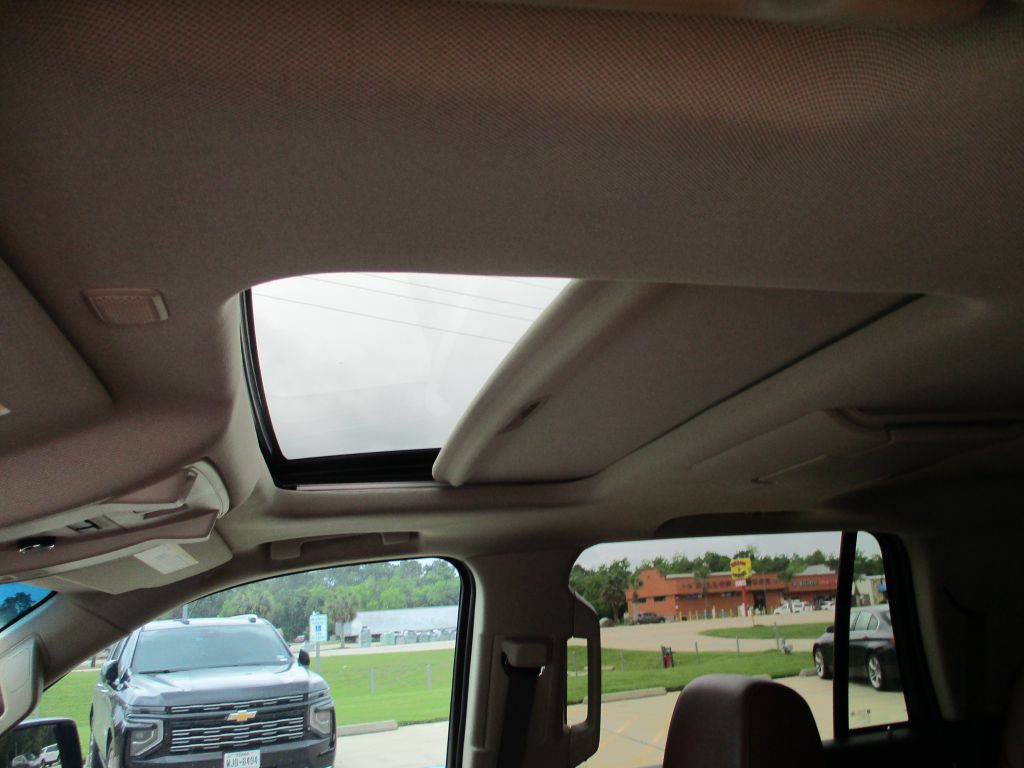 2016 Cadillac Escalade Image 10