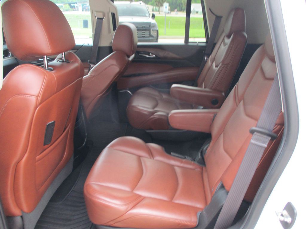 2016 Cadillac Escalade Image 13