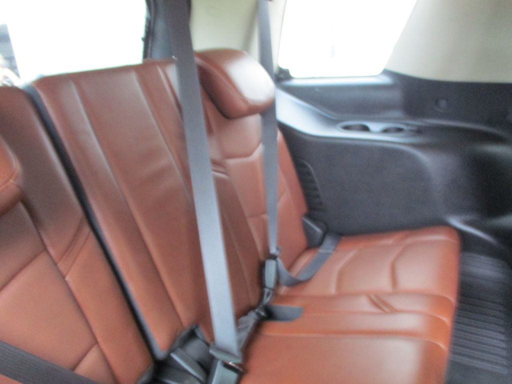 2016 Cadillac Escalade Image 18