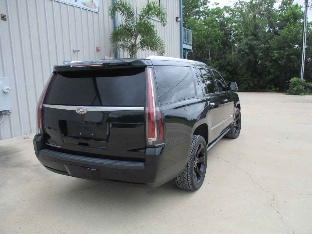 2018 Cadillac Escalade Image 4