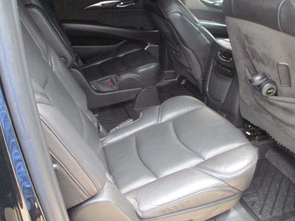 2018 Cadillac Escalade Image 19