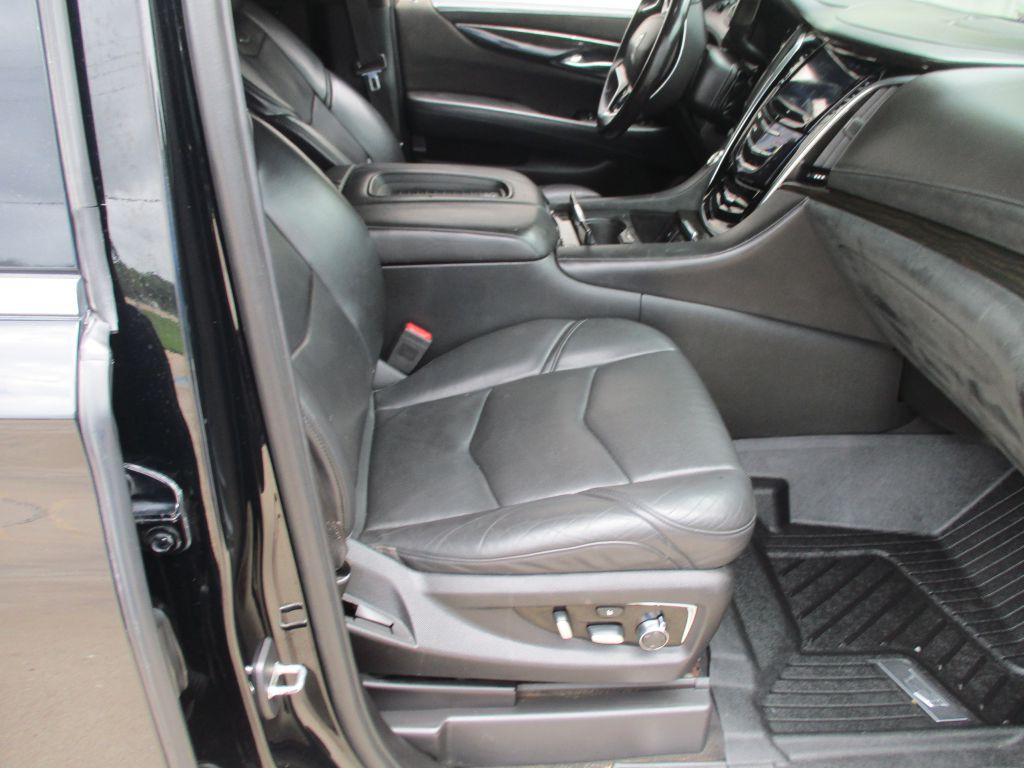 2018 Cadillac Escalade Image 23
