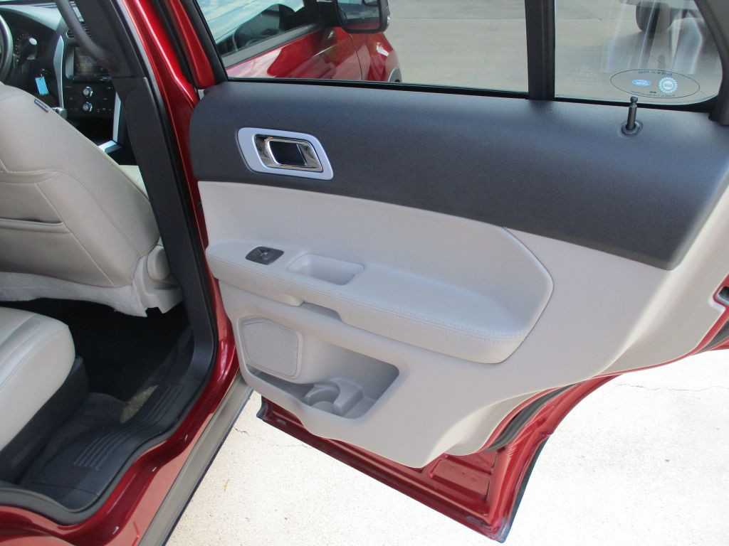 2014 Ford Explorer Image 15