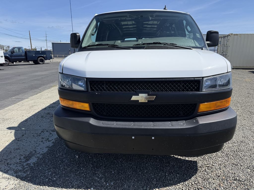 2022 Chevrolet Express Image 3