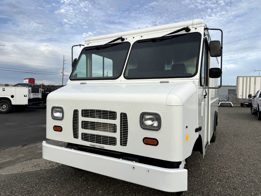 2017 Ford Econoline Image 3