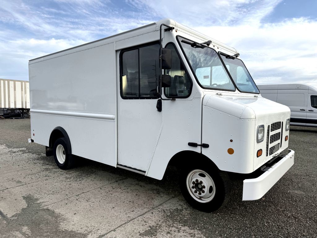 2017 Ford Econoline Image 4