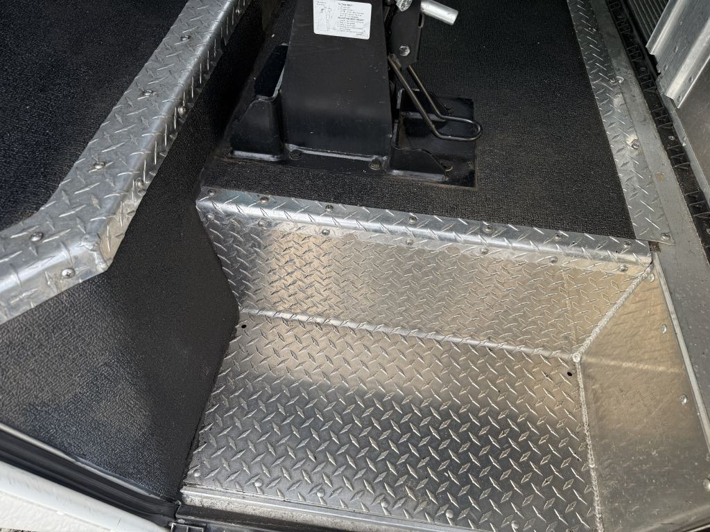 2017 Ford Econoline Image 12