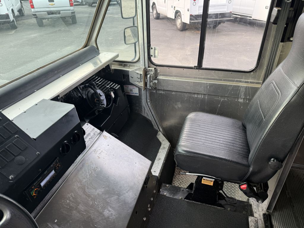 2017 Ford Econoline Image 14